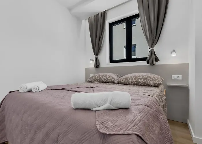 Lovre Apartamento *