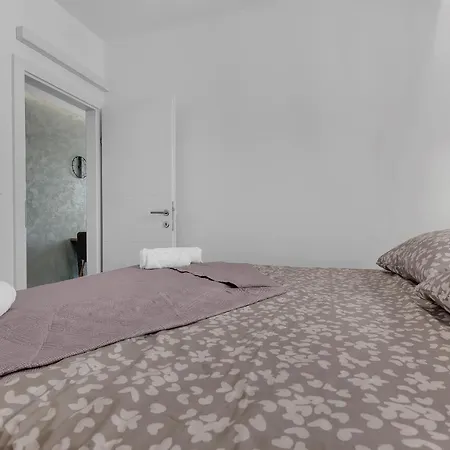 Apartment Lovre