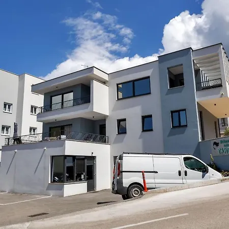 Apartment Lovre *